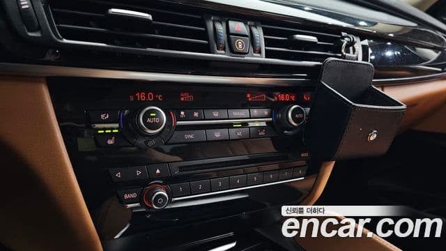 BMW X6 2018 — ფოტო 16/32