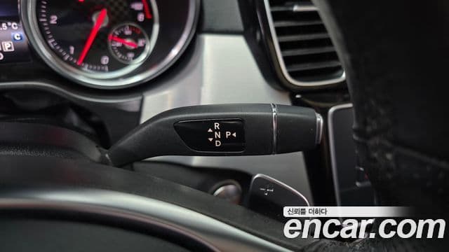 Mercedes-Benz GLE-Class 2018 — ფოტო 9/20