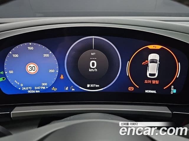 Porsche Macan EV 2025 — ფოტო 15/20