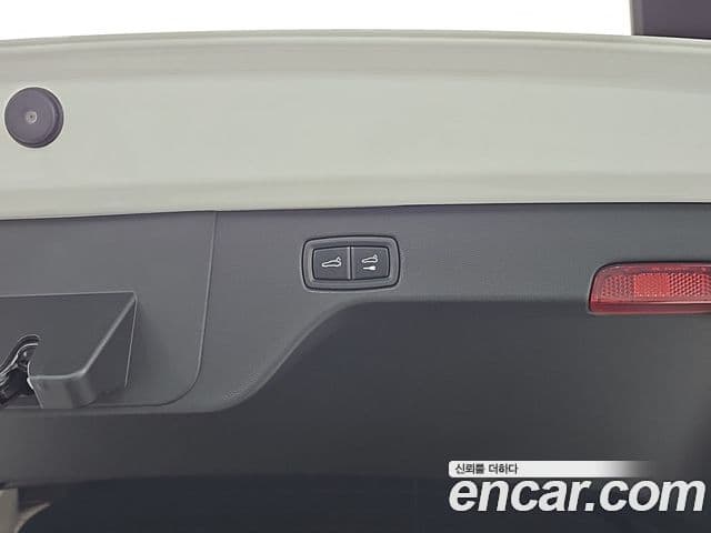 Porsche Macan EV 2025 — ფოტო 9/20