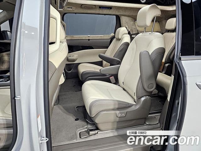 Kia Carnival 2024 — Şəkil 10/20