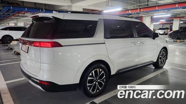 Kia Carnival 2023 — Фото 5/20