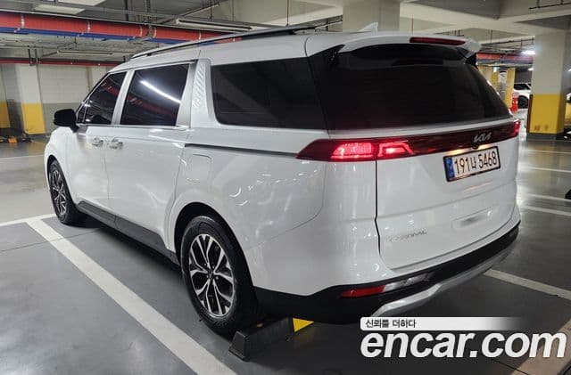 Kia Carnival 2023 — Фото 10/20