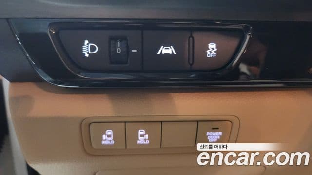Kia Carnival 2023 — Фото 19/20