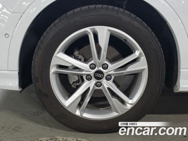 Audi Q3 2022 — Şəkil 10/20