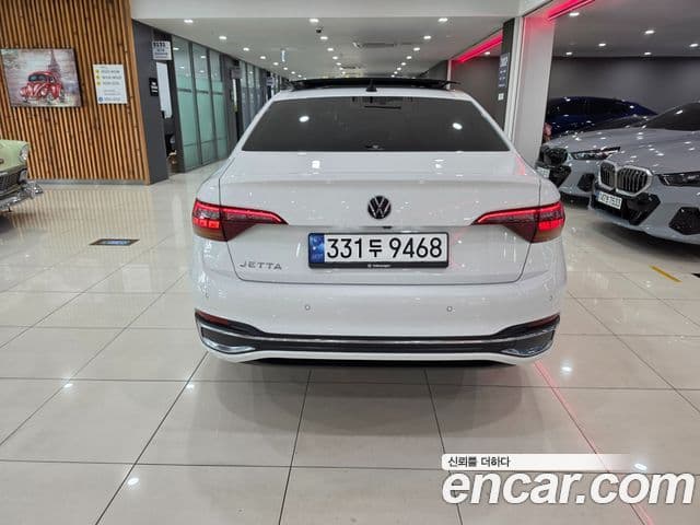 Volkswagen Jetta 2022 — ფოტო 3/19
