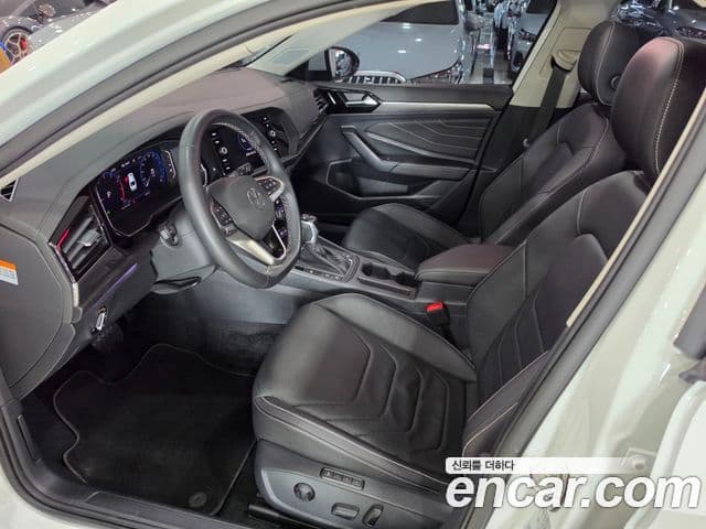 Volkswagen Jetta 2022 — ფოტო 9/19