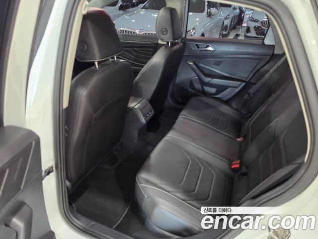 Volkswagen Jetta 2022 — ფოტო 10/19
