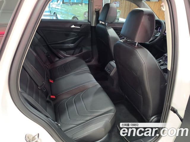 Volkswagen Jetta 2022 — ფოტო 11/19
