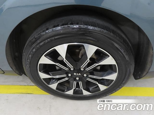Kia Carnival 2021 — ფოტო 20/20