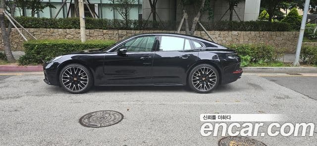 Porsche Panamera 2024 — ფოტო 15/15