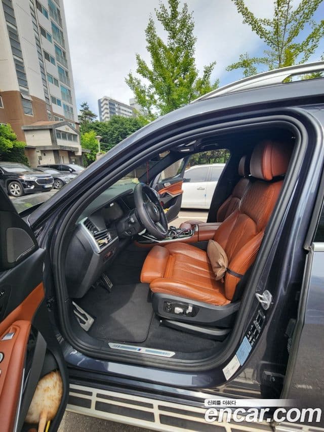 BMW X7 2021 — Photo 8/20