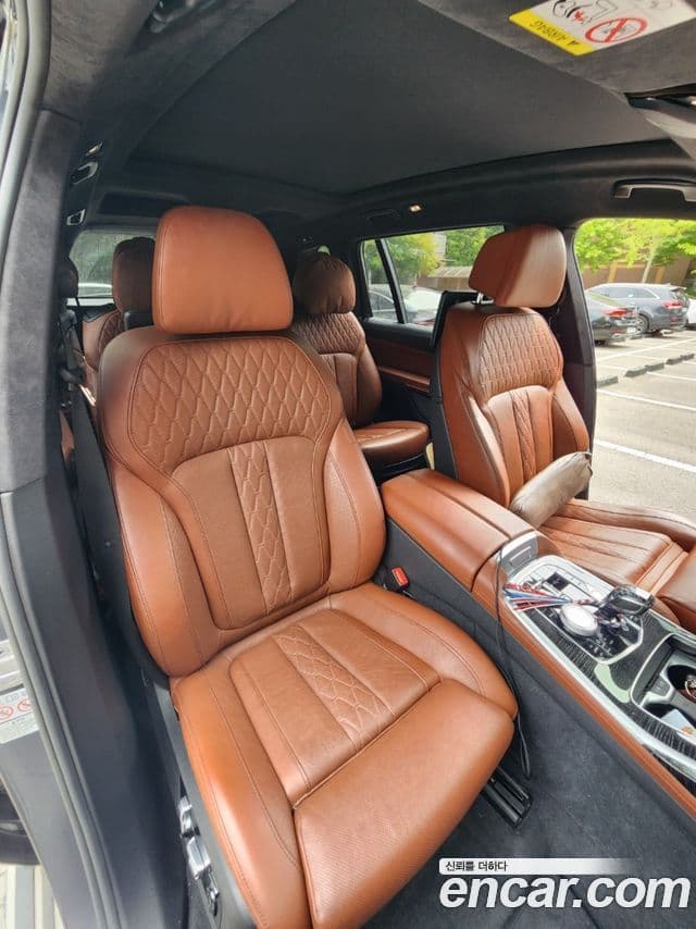BMW X7 2021 — Photo 19/20