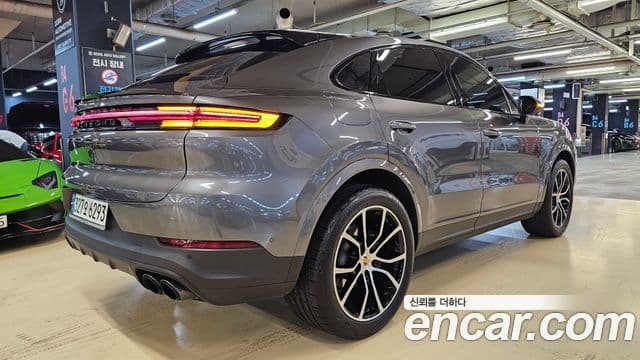 Porsche Cayenne 2023 — Фото 1/20