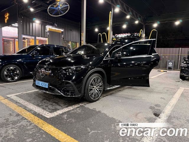Mercedes-Benz EQE SUV 2023 — ფოტო 11/16