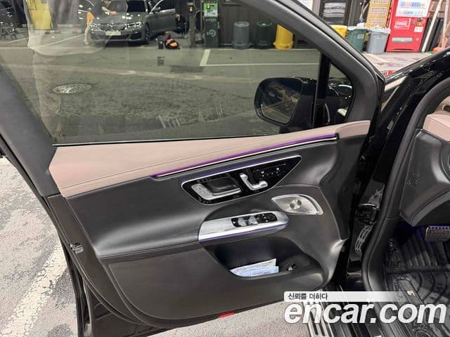 Mercedes-Benz EQE SUV 2023 — ფოტო 13/16