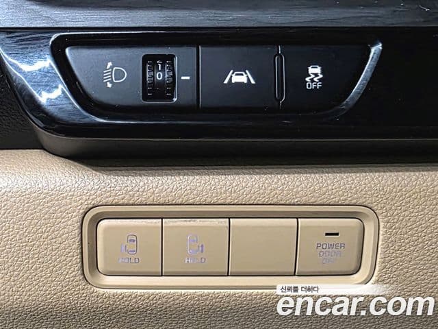 Kia Carnival 2021 — Şəkil 18/20