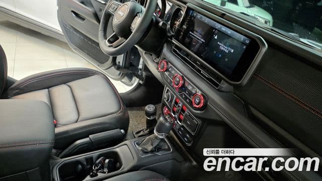 Jeep Wrangler 2025 — Şəkil 14/20