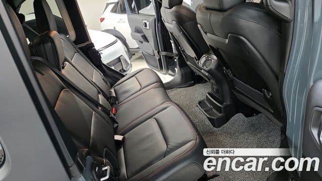 Jeep Wrangler 2025 — Şəkil 16/20
