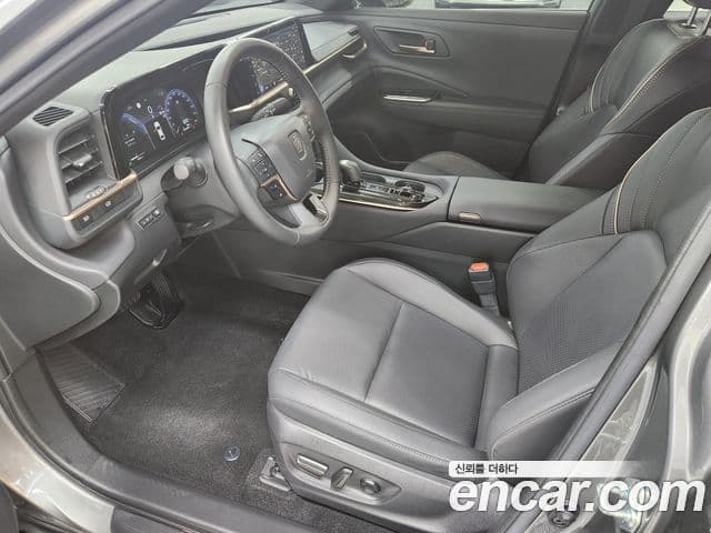 Toyota Crown Crossover 2024 — Şəkil 12/19