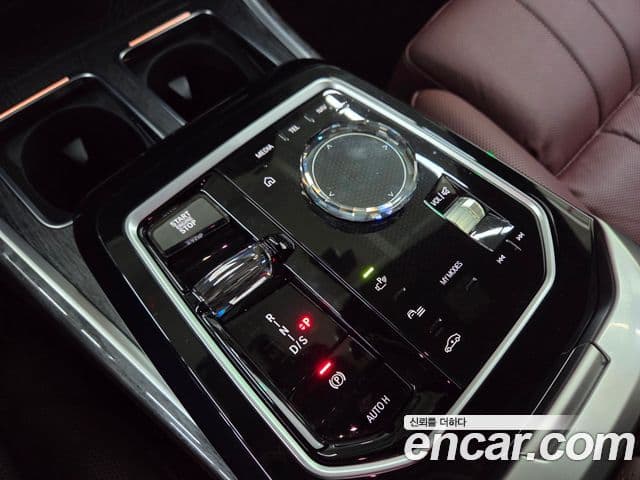 BMW 7 Series 2024 — Şəkil 12/20