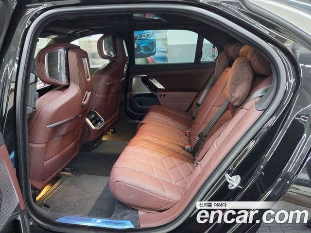 BMW 7 Series 2024 — Şəkil 13/20
