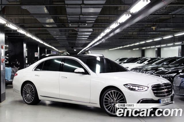 Mercedes-Benz S-Class 2025 — ფოტო 17/20