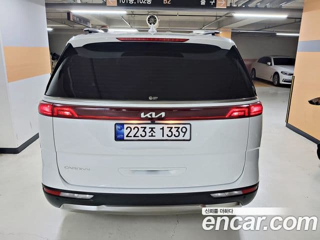 Kia Carnival 2022 — ფოტო 3/20