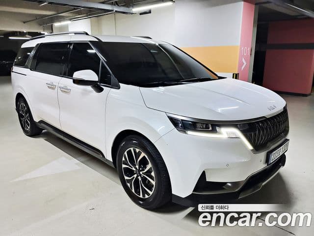 Kia Carnival 2022 — ფოტო 5/20