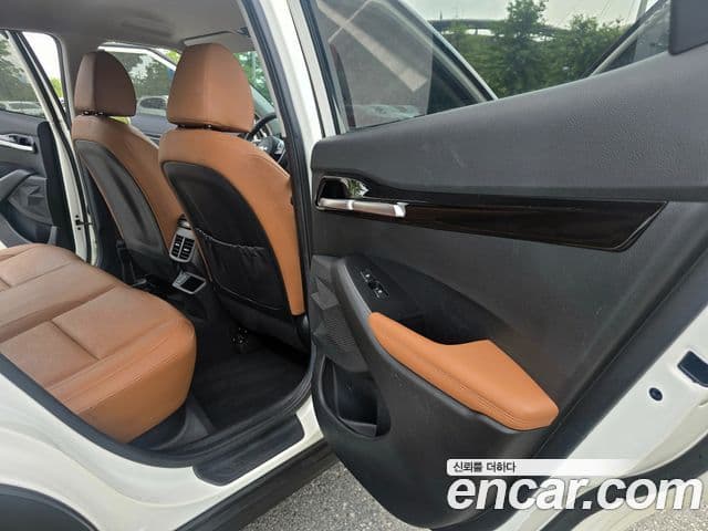 Kia Seltos 2022 — ფოტო 14/20