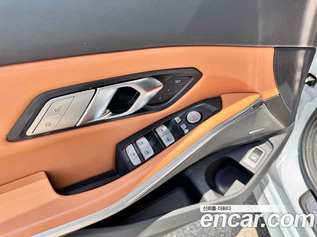 BMW 3 Series 2023 — ფოტო 16/20