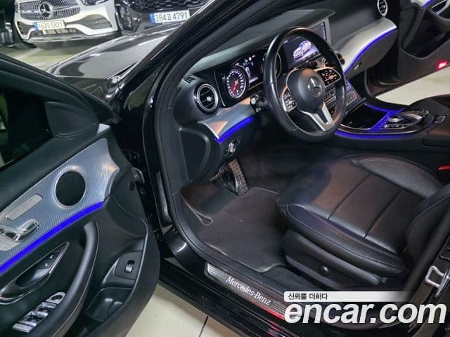 Mercedes-Benz E-Class 2020 — ფოტო 7/20