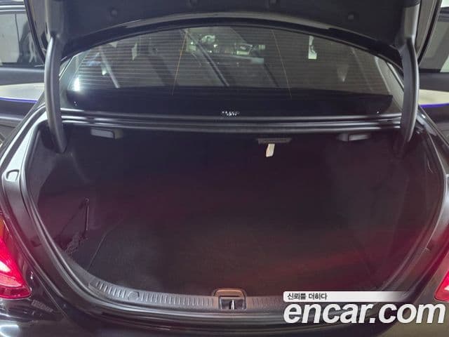 Mercedes-Benz E-Class 2020 — ფოტო 14/20