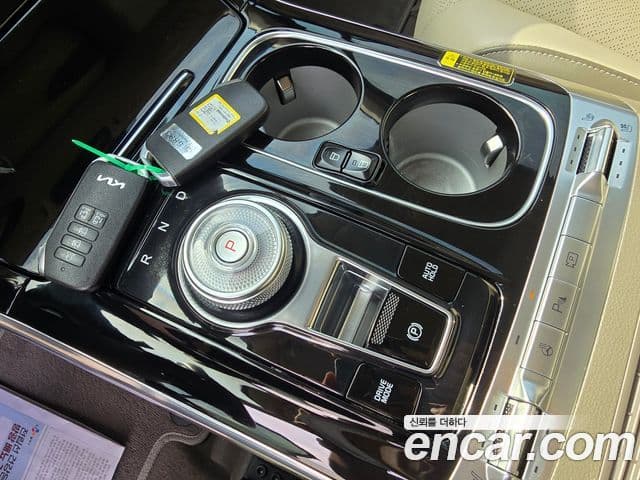 Kia Carnival 2022 — Фото 8/20