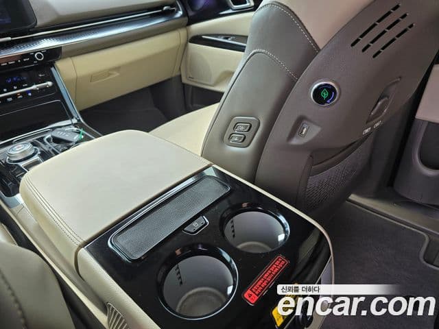 Kia Carnival 2022 — Фото 18/20