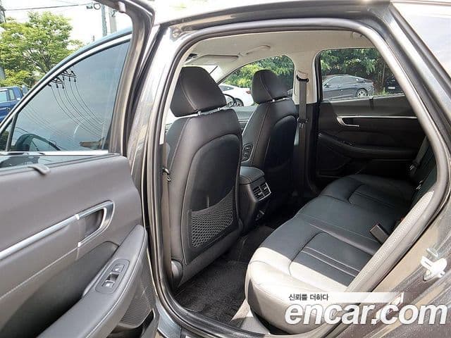 Hyundai Sonata 2022 — ფოტო 6/20