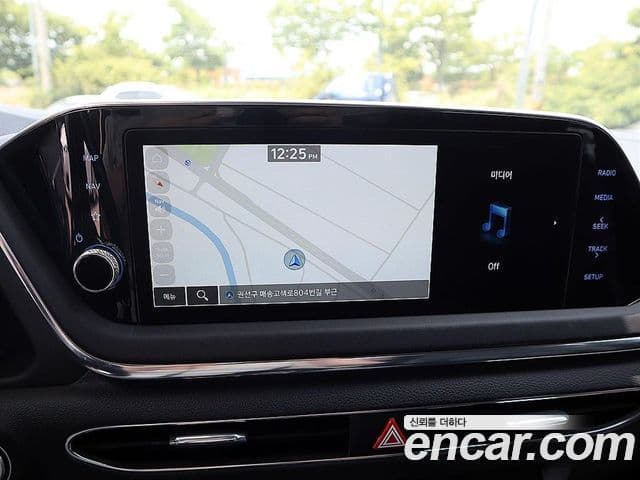 Hyundai Sonata 2022 — ფოტო 14/20