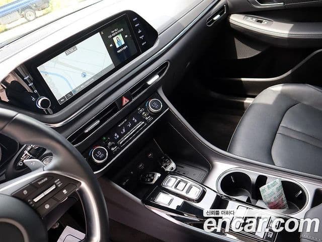 Hyundai Sonata 2022 — ფოტო 9/20