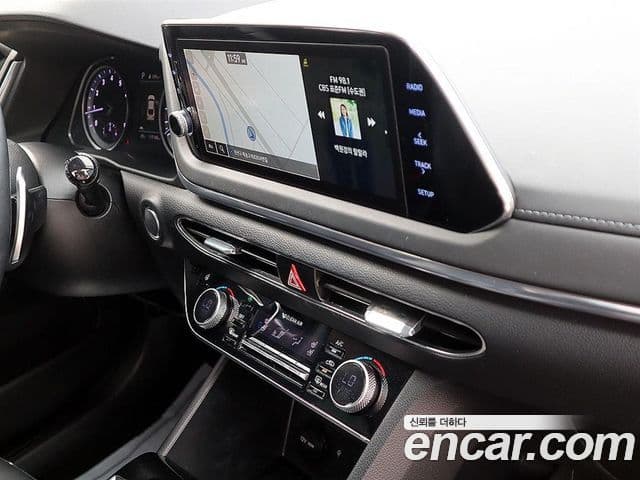 Hyundai Sonata 2022 — ფოტო 11/20