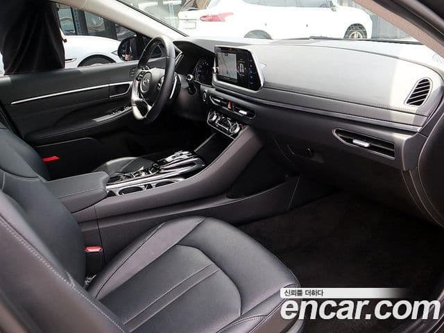 Hyundai Sonata 2022 — ფოტო 14/20