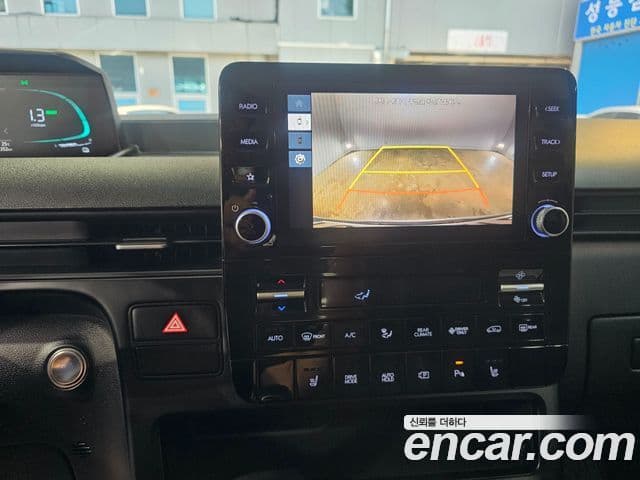 Hyundai Staria 2024 — Фото 12/20
