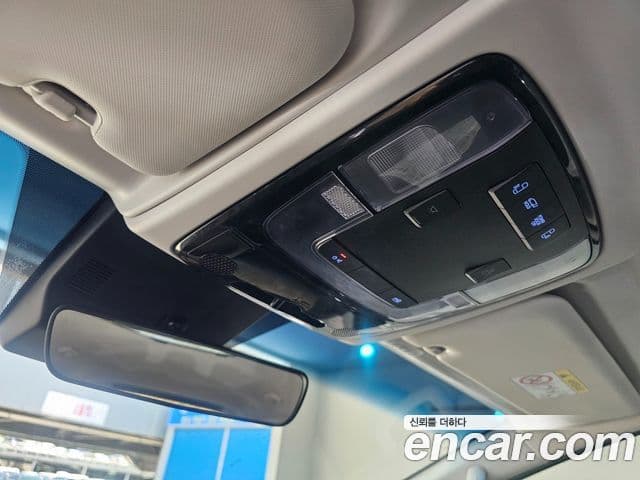 Hyundai Staria 2024 — Фото 15/20