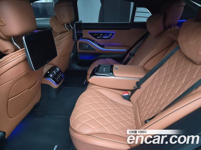 Mercedes-Benz S-Class 2025 — Фото 10/20