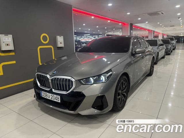 BMW 5 Series 2025 — ფოტო 9/17