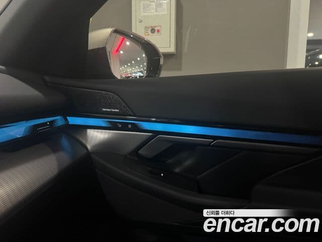 BMW 5 Series 2025 — ფოტო 14/17