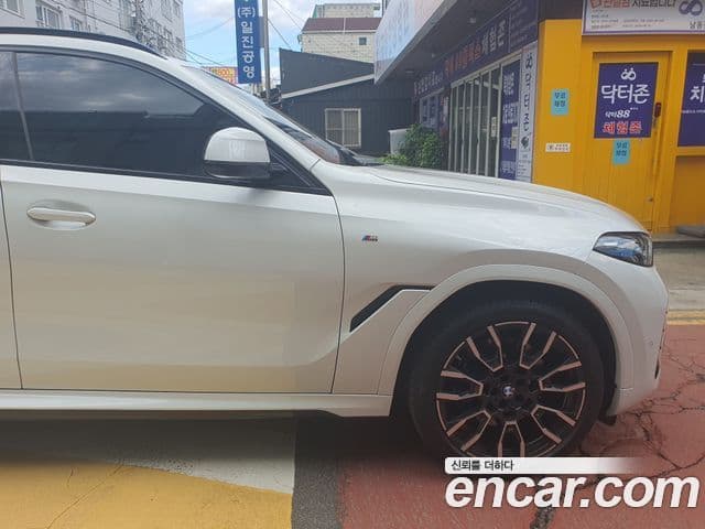 BMW X6 2025 — Photo 6/17