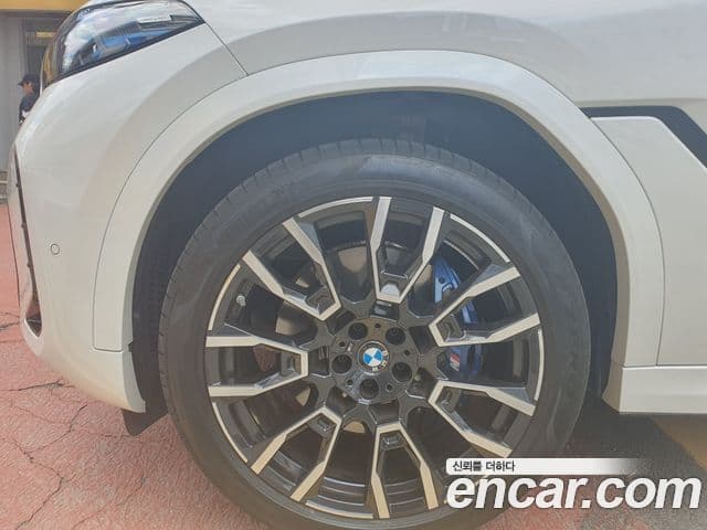 BMW X6 2025 — Photo 8/17