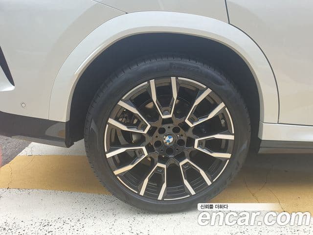 BMW X6 2025 — Photo 9/17