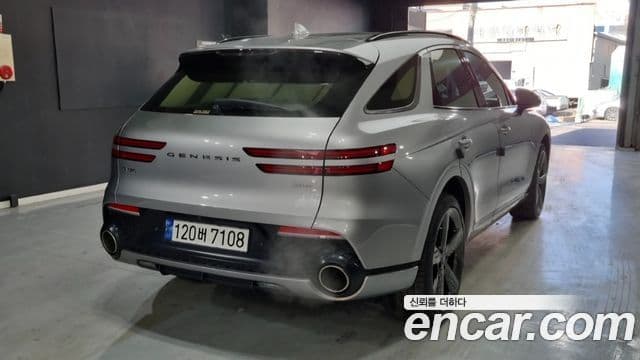 Genesis GV70 2021 — фото 1 из 18