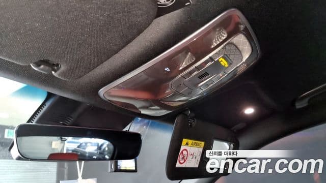 Genesis GV70 2021 — фото 16 из 18